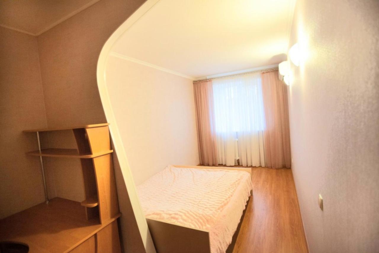 Двухкомнатная Квартира 300М От Моря Ул Парковая 18 Отчетные Док Tjornomorsk Eksteriør billede